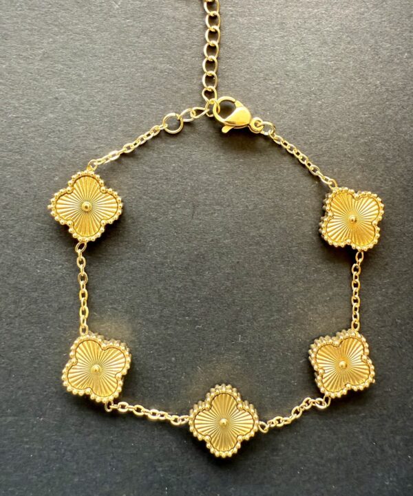 Golden Clover Bracelet Anti-tarnish & Premium Quality